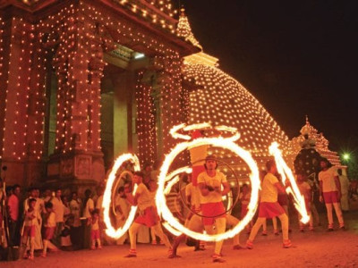 January – Duruthu Perahera (Colombo)