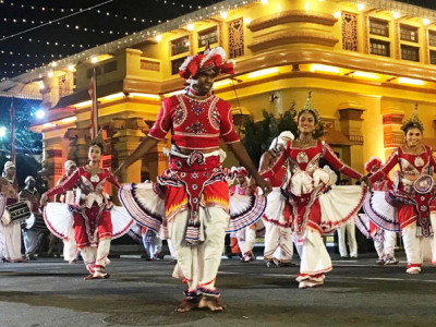 February – Navam Perahera (Colombo)